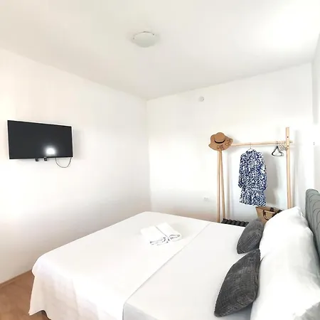 Lucerna Affittacamere Neum